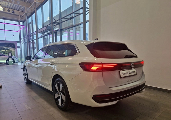 Volkswagen Passat cena 202700 przebieg: 1, rok produkcji 2024 z Żyrardów małe 301